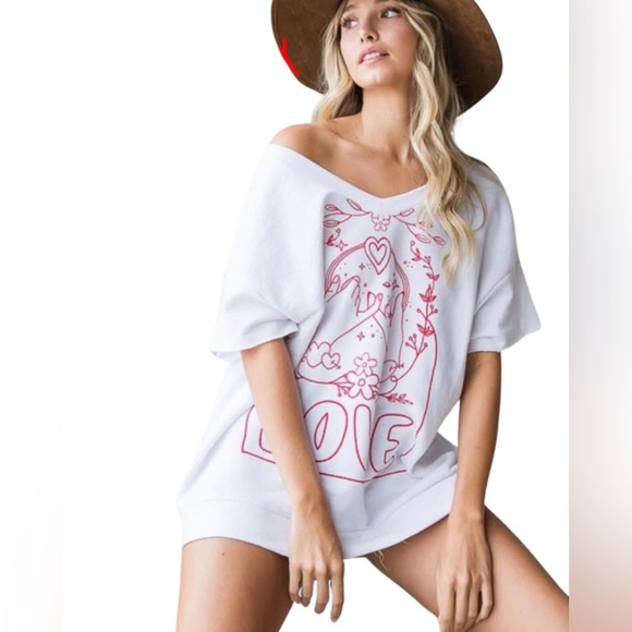 NWT - BUCKETLIST White Graphic Off-Shoulder T shirt - women's small and medium - Picture 1 of 7